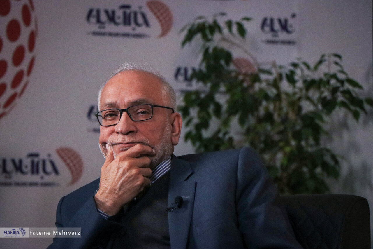 ببینید | انتقاد تند حسین مرعشی: یک اقلیت ۲۰ درصدی میخواهد به اندازه کل مردم ایران حرف بزند ببینید | انتقاد تند حسین مرعشی: یک اقلیت ۲۰ درصدی میخواهد به اندازه کل مردم ایران حرف بزند