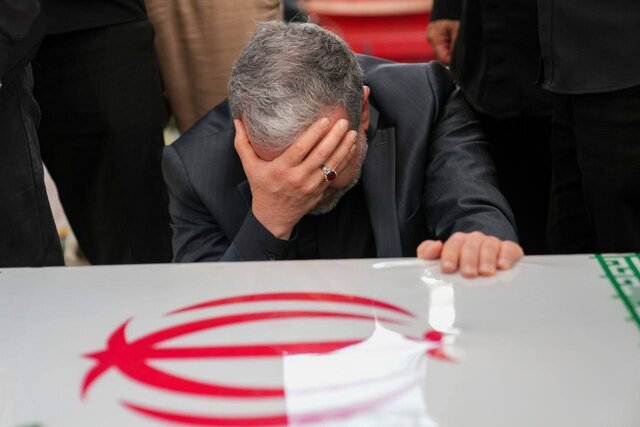 عراقچی:برخلاف رژیم ضعیف اسرائیل،ما تلفات خود را پنهان نمیکنیم/ما به شهدای خود که الگوهای ما هستند افتخار میکنیم عراقچی:برخلاف رژیم ضعیف اسرائیل،ما تلفات خود را پنهان نمیکنیم/ما به شهدای خود که الگوهای ما هستند افتخار میکنیم