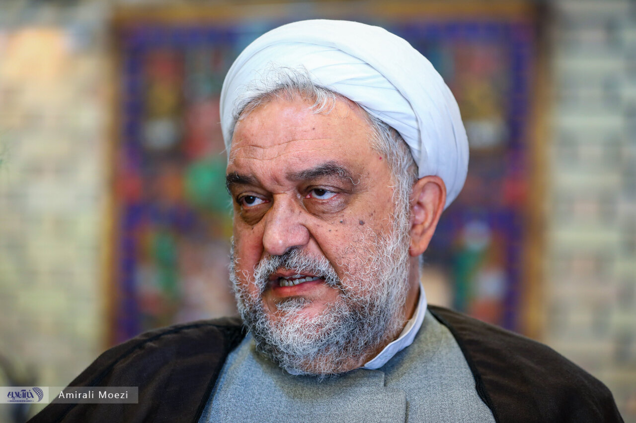 امیریفر: دولت پزشکیان بهتر از دولت قبل عمل کرده، اما پایداریها سنگاندازی میکنند/ تا وقتی که پایداریها در صداوسیما حاکم هستند، امیدی به تغییر نیست امیریفر: دولت پزشکیان بهتر از دولت قبل عمل کرده، اما پایداریها سنگاندازی میکنند/ تا وقتی که پایداریها در صداوسیما حاکم هستند، امیدی به تغییر نیست