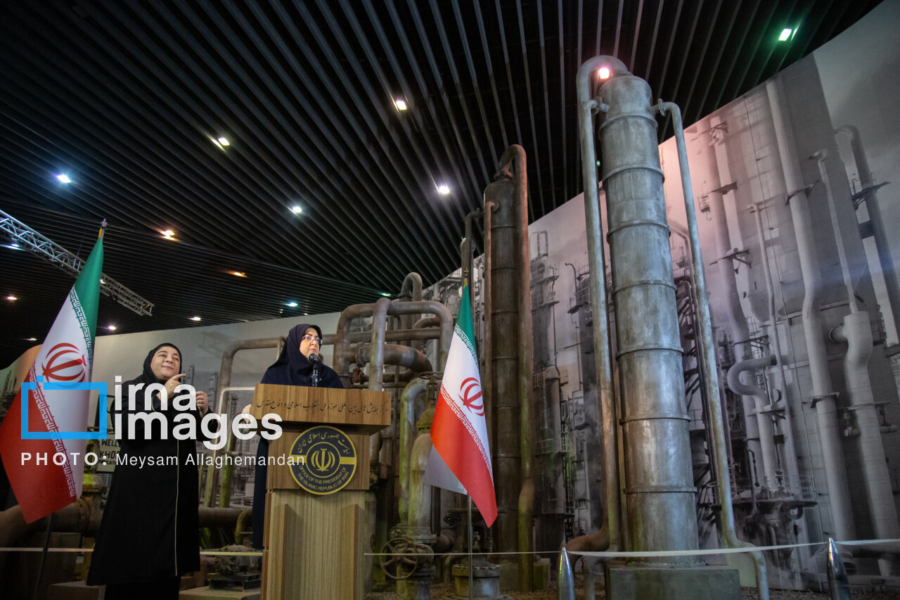 نشست خبری سخنگوی دولت در محیطی خاص و متفاوت؛ از بازدید از باغ موزه دفاع مقدس تا زیارت نمادین خانم سخنگو + تصاویر نشست خبری سخنگوی دولت در محیطی خاص و متفاوت؛ از بازدید از باغ موزه دفاع مقدس تا زیارت نمادین خانم سخنگو + تصاویر